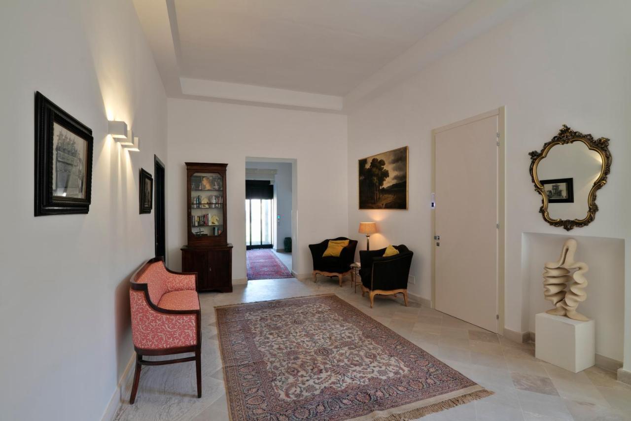 Palazzo Rollo Bed & Breakfast Lecce Eksteriør bilde