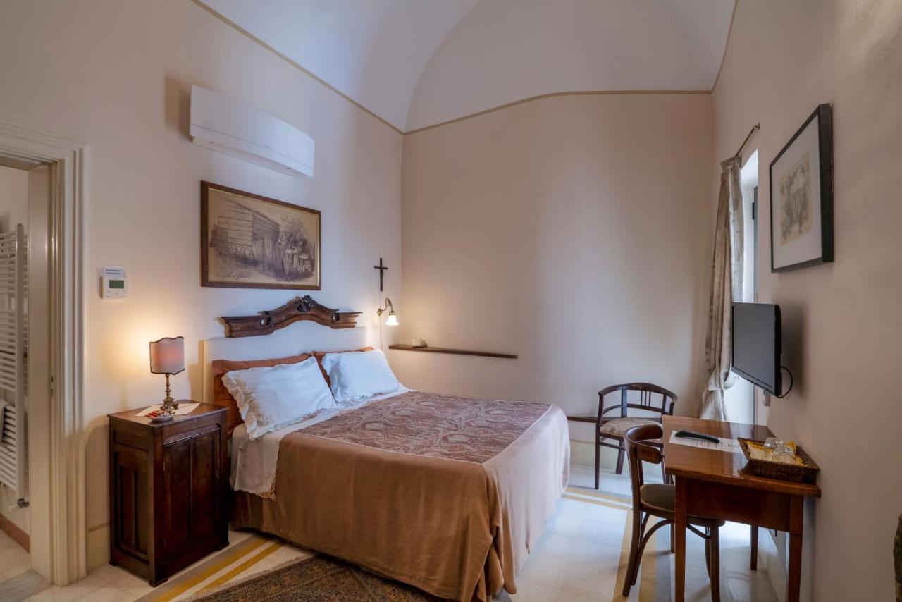 Palazzo Rollo Bed & Breakfast Lecce Eksteriør bilde