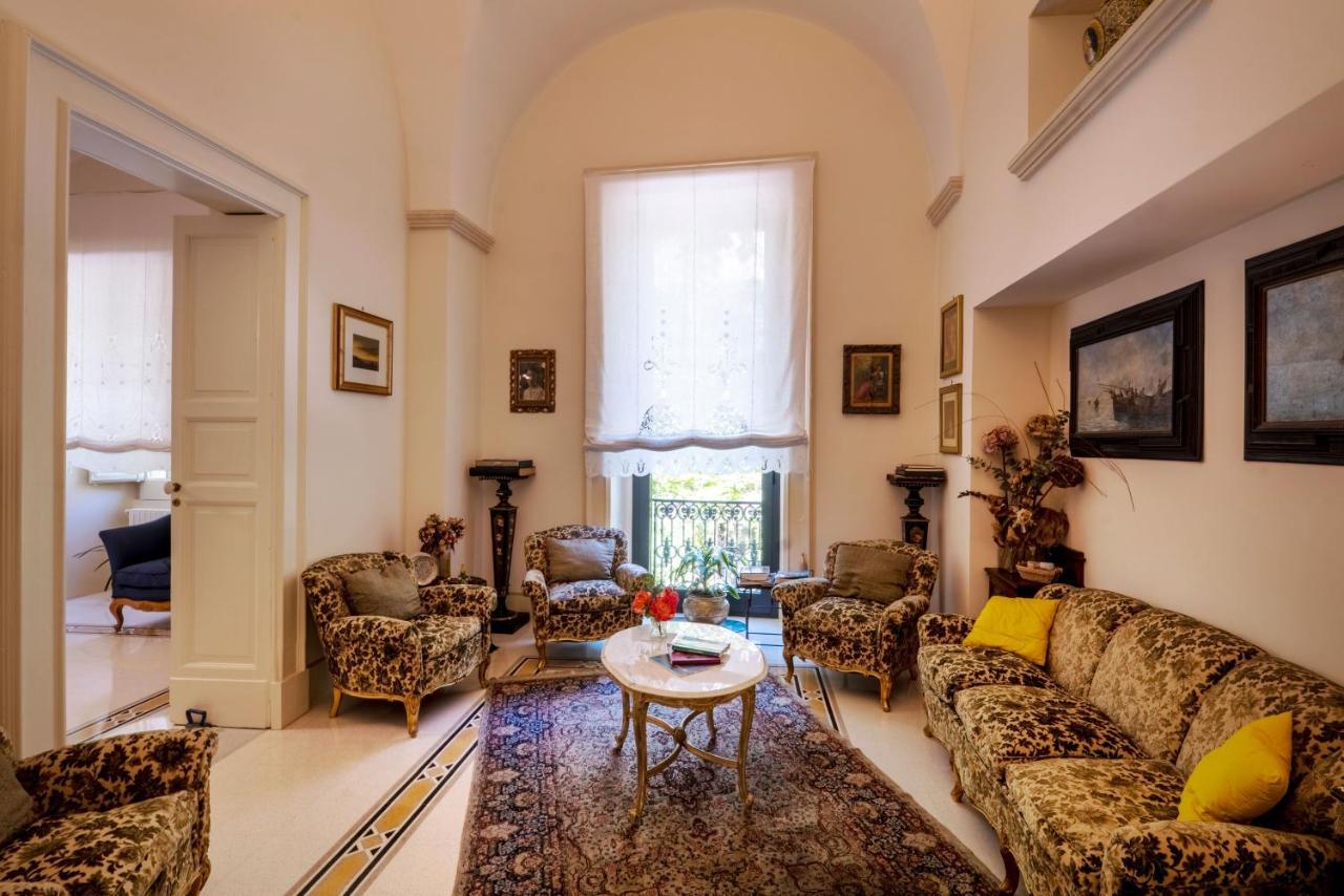 Palazzo Rollo Bed & Breakfast Lecce Eksteriør bilde