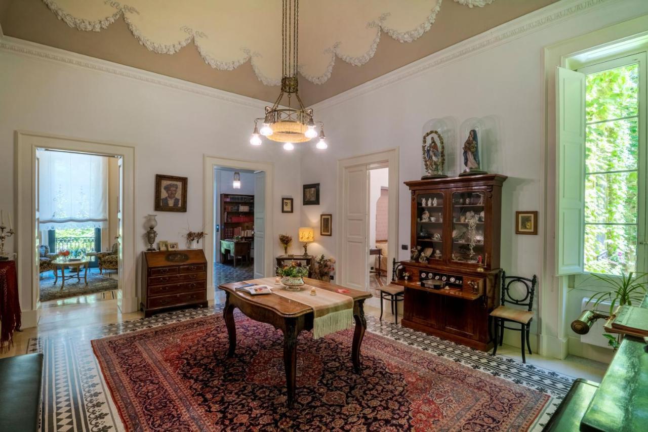 Palazzo Rollo Bed & Breakfast Lecce Eksteriør bilde