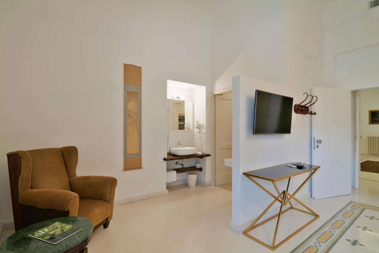 Palazzo Rollo Bed & Breakfast Lecce Eksteriør bilde