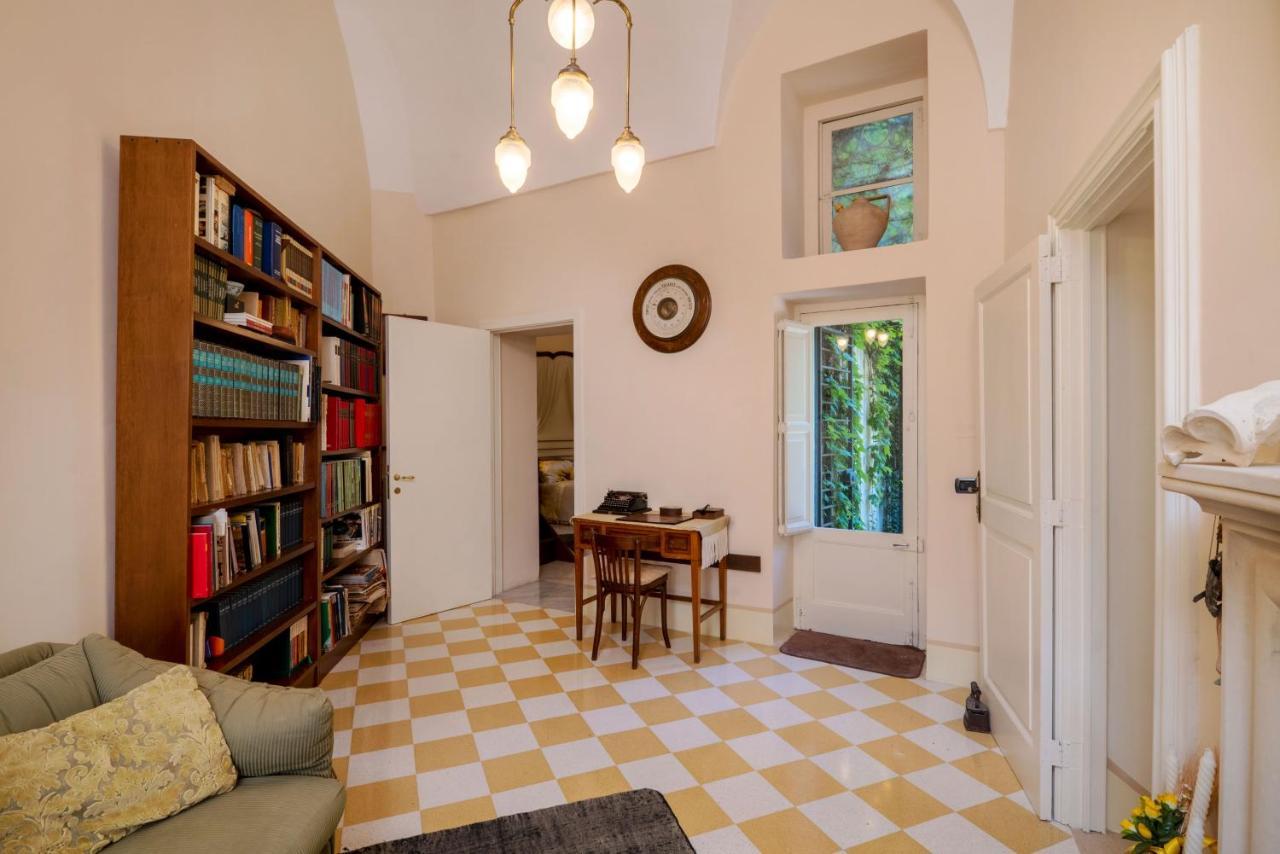 Palazzo Rollo Bed & Breakfast Lecce Eksteriør bilde