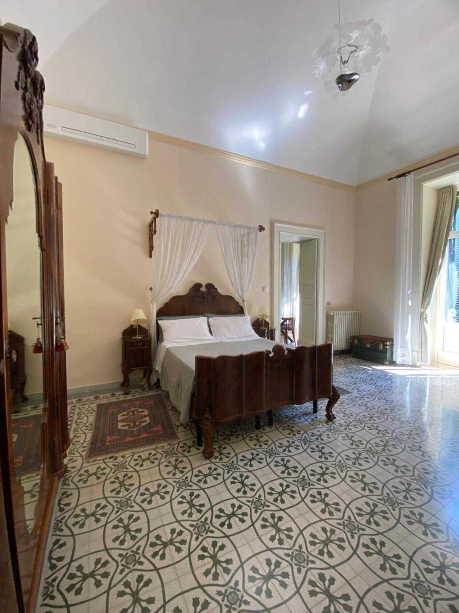 Palazzo Rollo Bed & Breakfast Lecce Eksteriør bilde