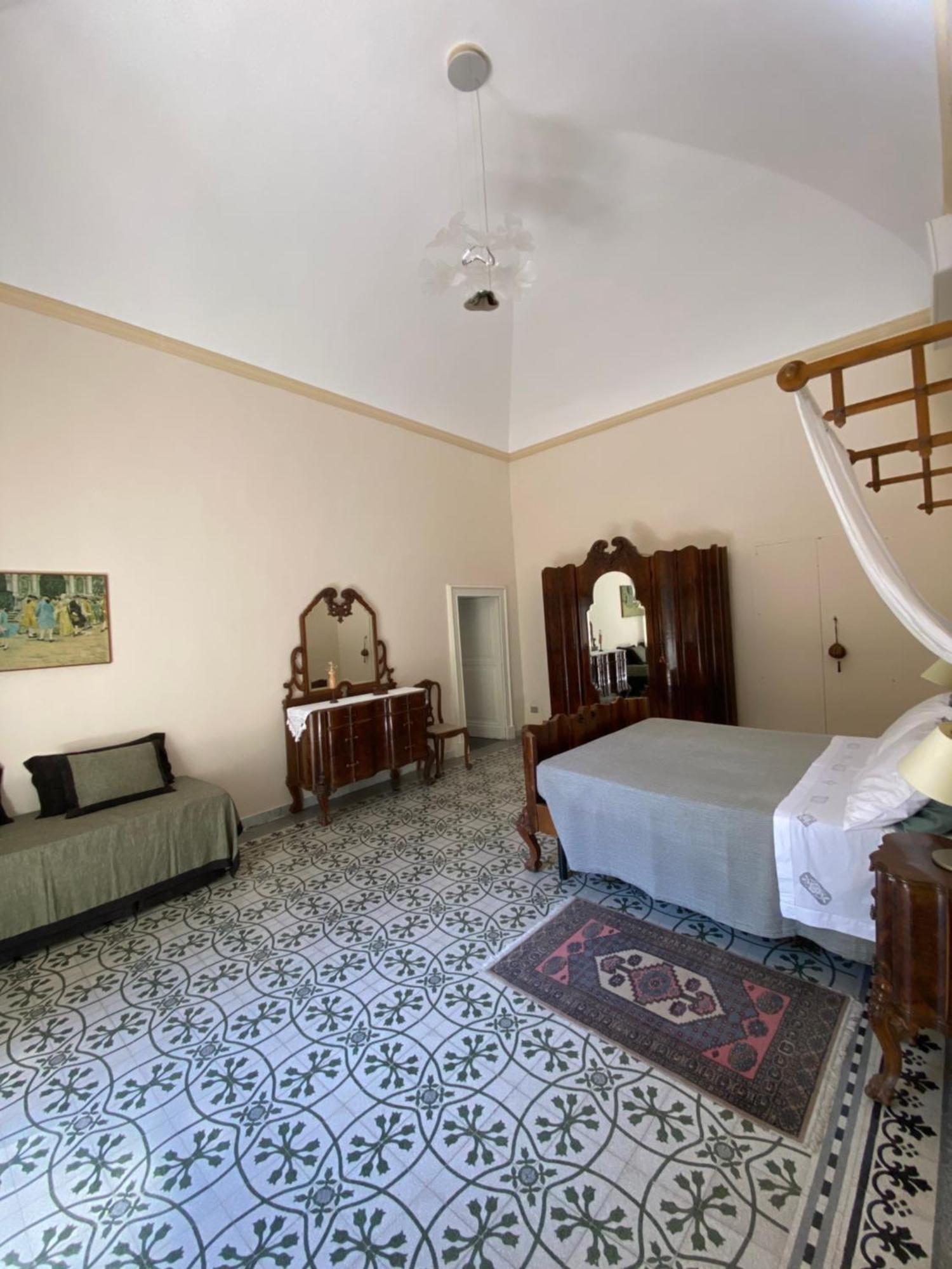 Palazzo Rollo Bed & Breakfast Lecce Eksteriør bilde