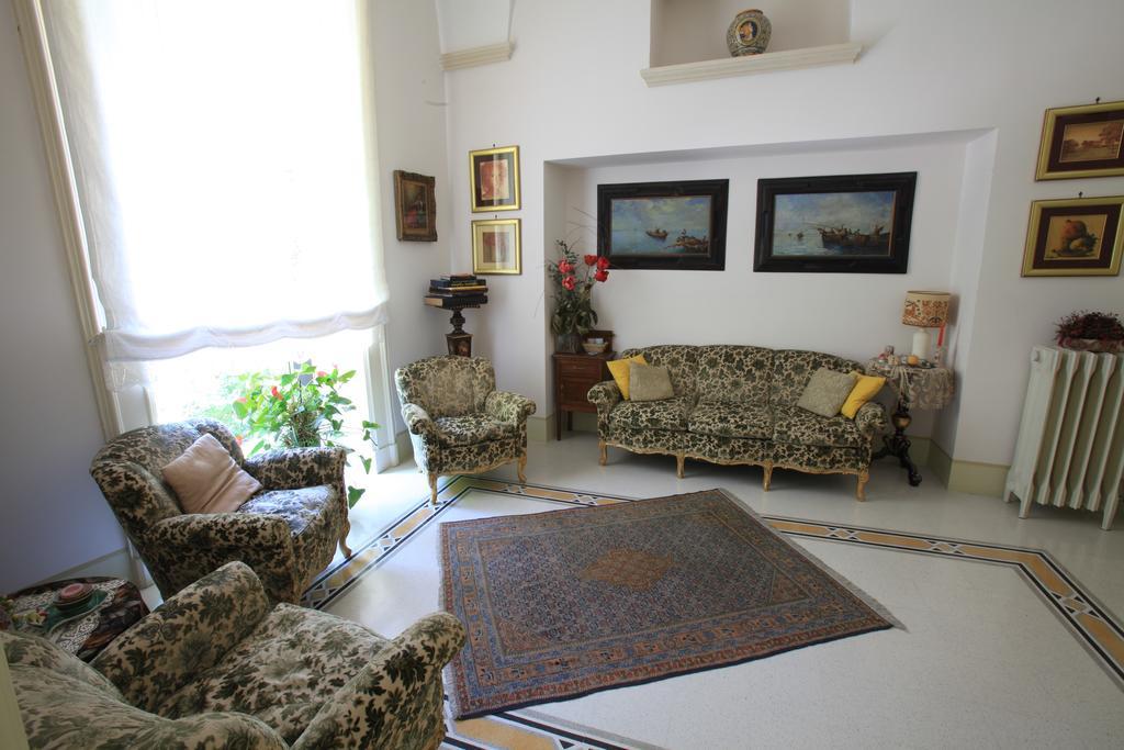 Palazzo Rollo Bed & Breakfast Lecce Eksteriør bilde