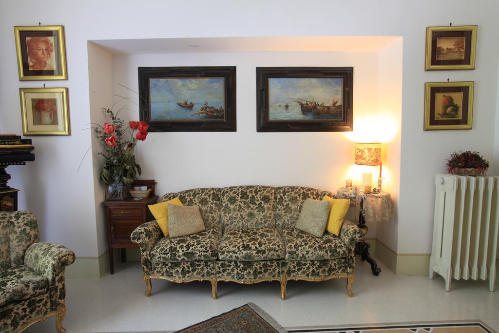 Palazzo Rollo Bed & Breakfast Lecce Eksteriør bilde