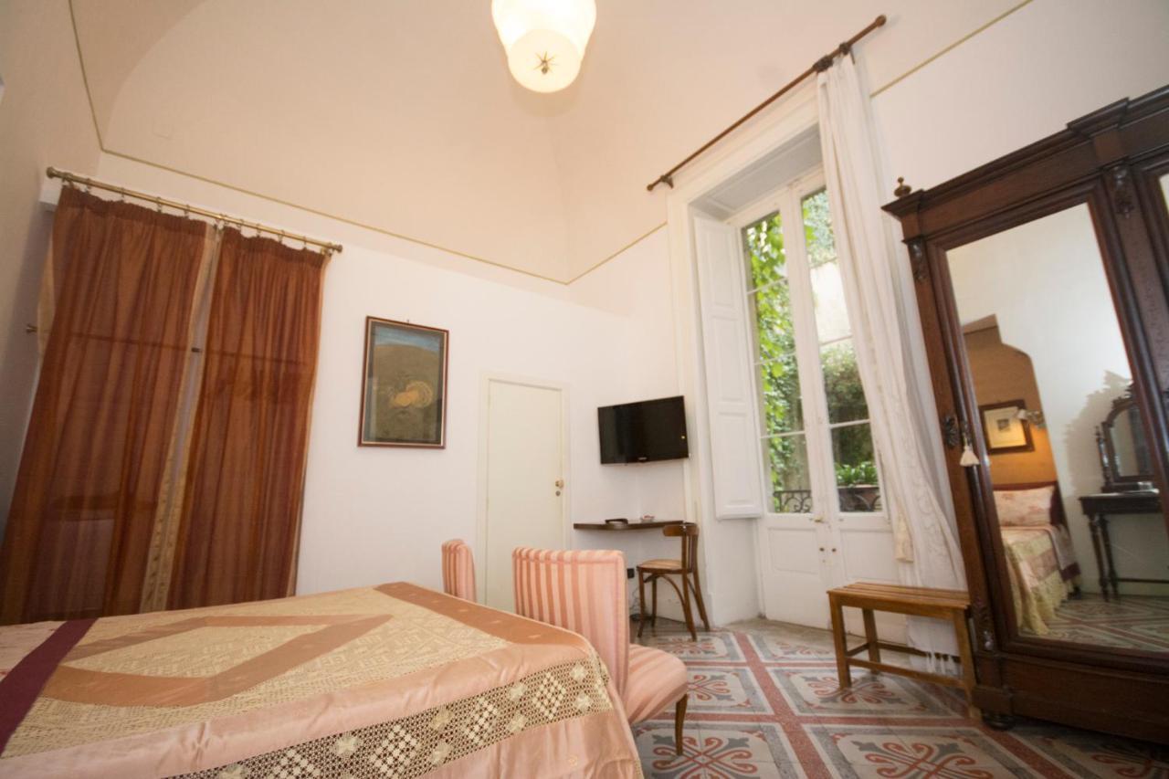Palazzo Rollo Bed & Breakfast Lecce Eksteriør bilde